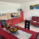 Studio situé en bas de villa