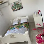 Studio situé en bas de villa